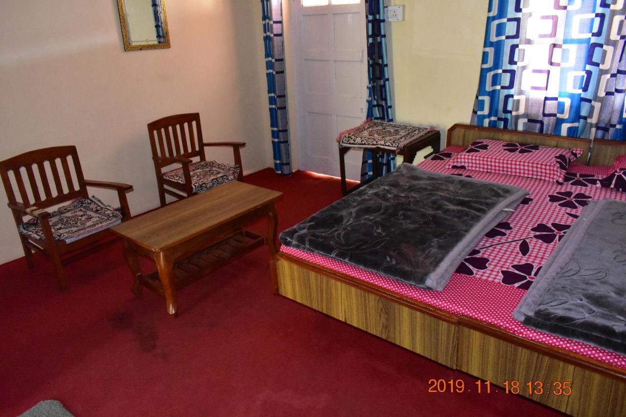 Paras Homestay Shimla Esterno foto